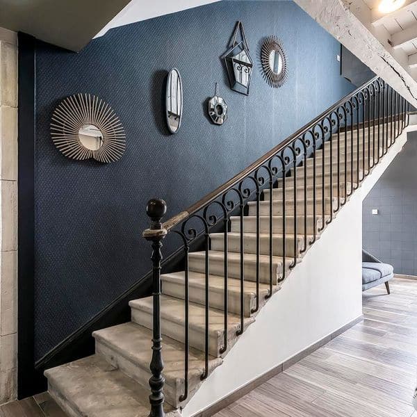 Rénovation d'un escalier et pose de garde-corps. — Paris (75)